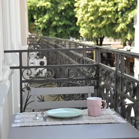 Poste & Golf, Pour 4 Personnes Au Coeur De Luchon