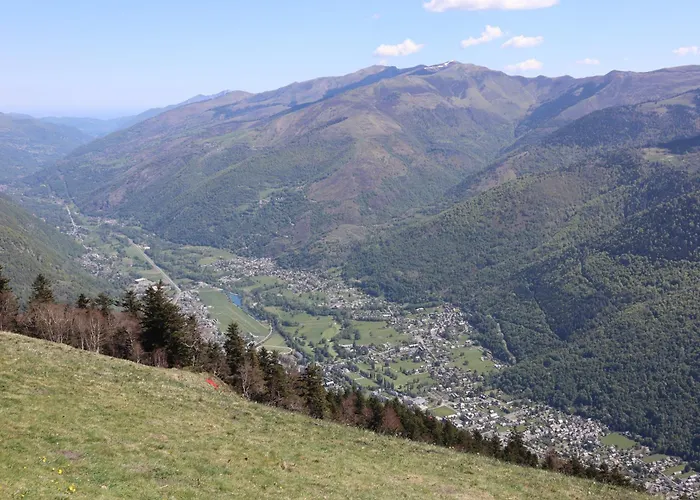 Appartement Au pied des télécabines, T2 avec parking , ascenseur et local à ski Bagnères-de-Luchon